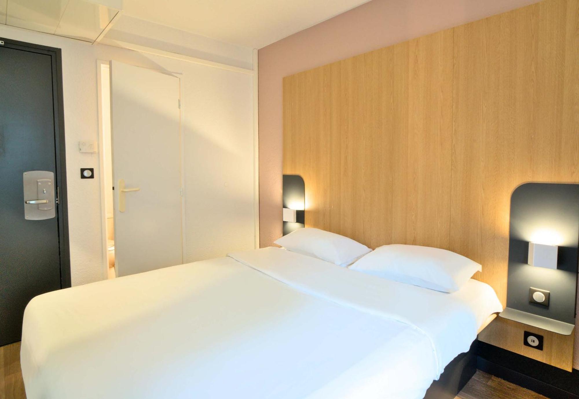 B&B Hotel Dreux Centre Екстер'єр фото
