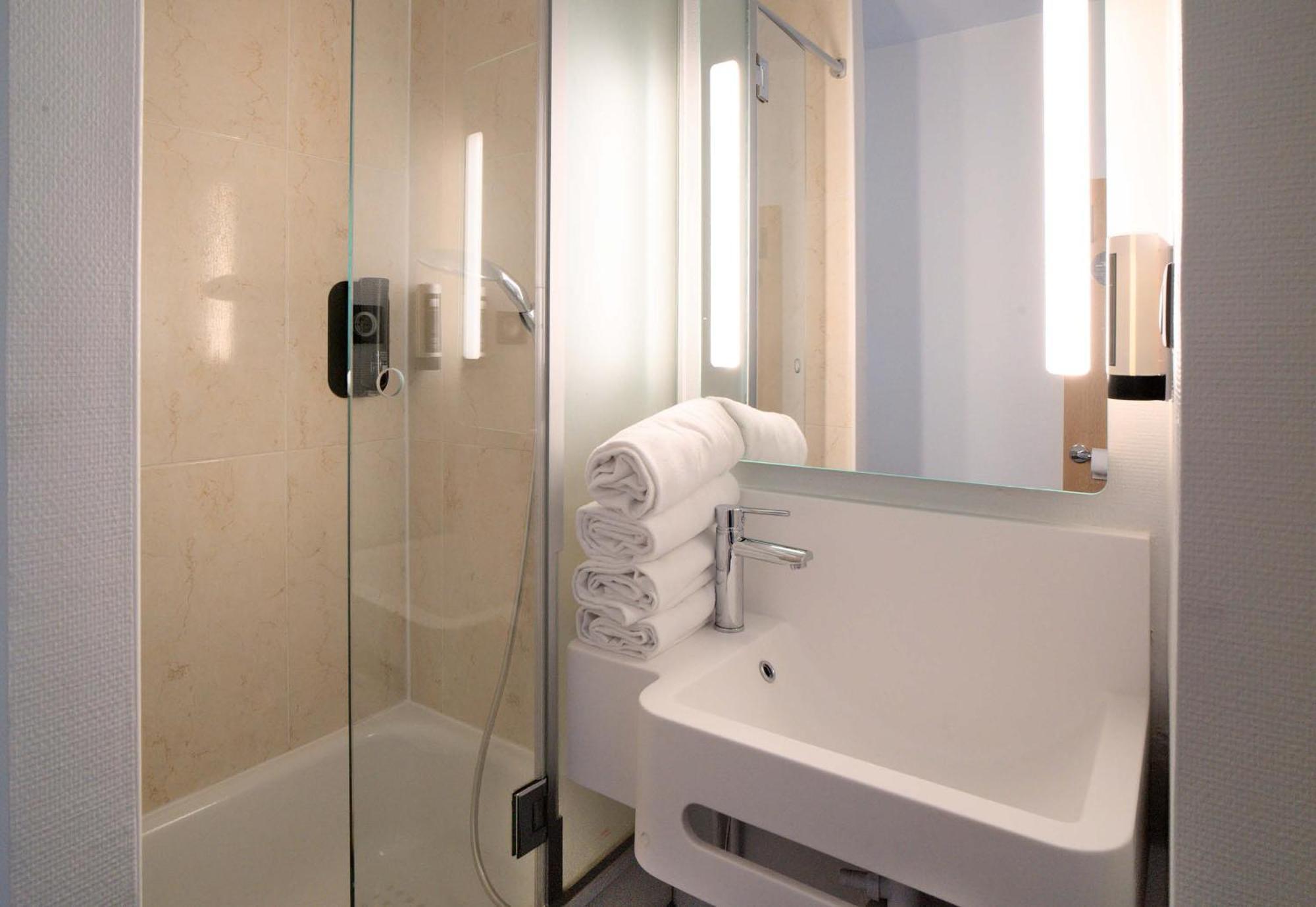 B&B Hotel Dreux Centre Екстер'єр фото