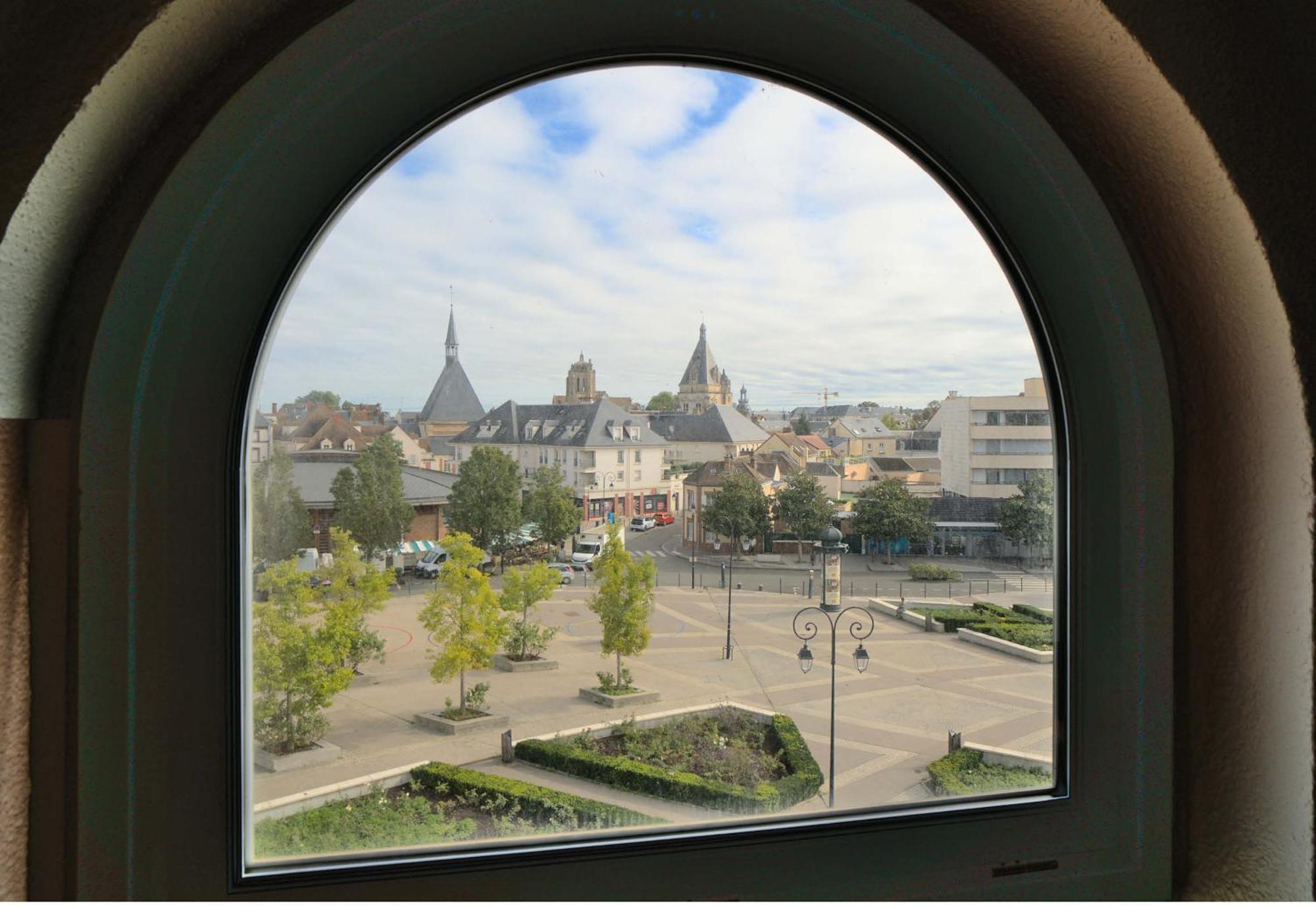 B&B Hotel Dreux Centre Екстер'єр фото